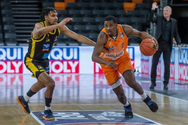 技战术并重 技战术并重